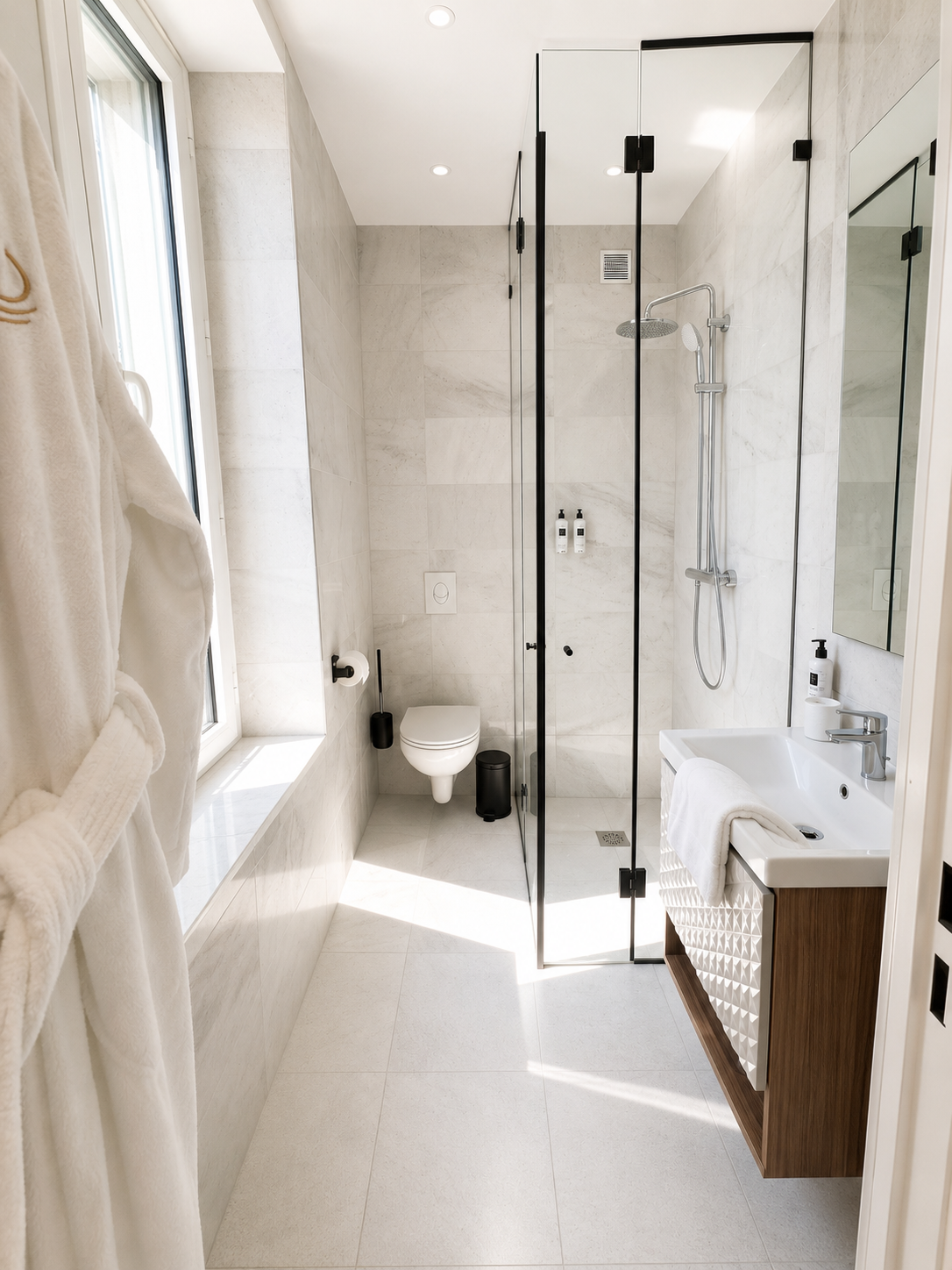 Salle de bain marbre et douche italienne