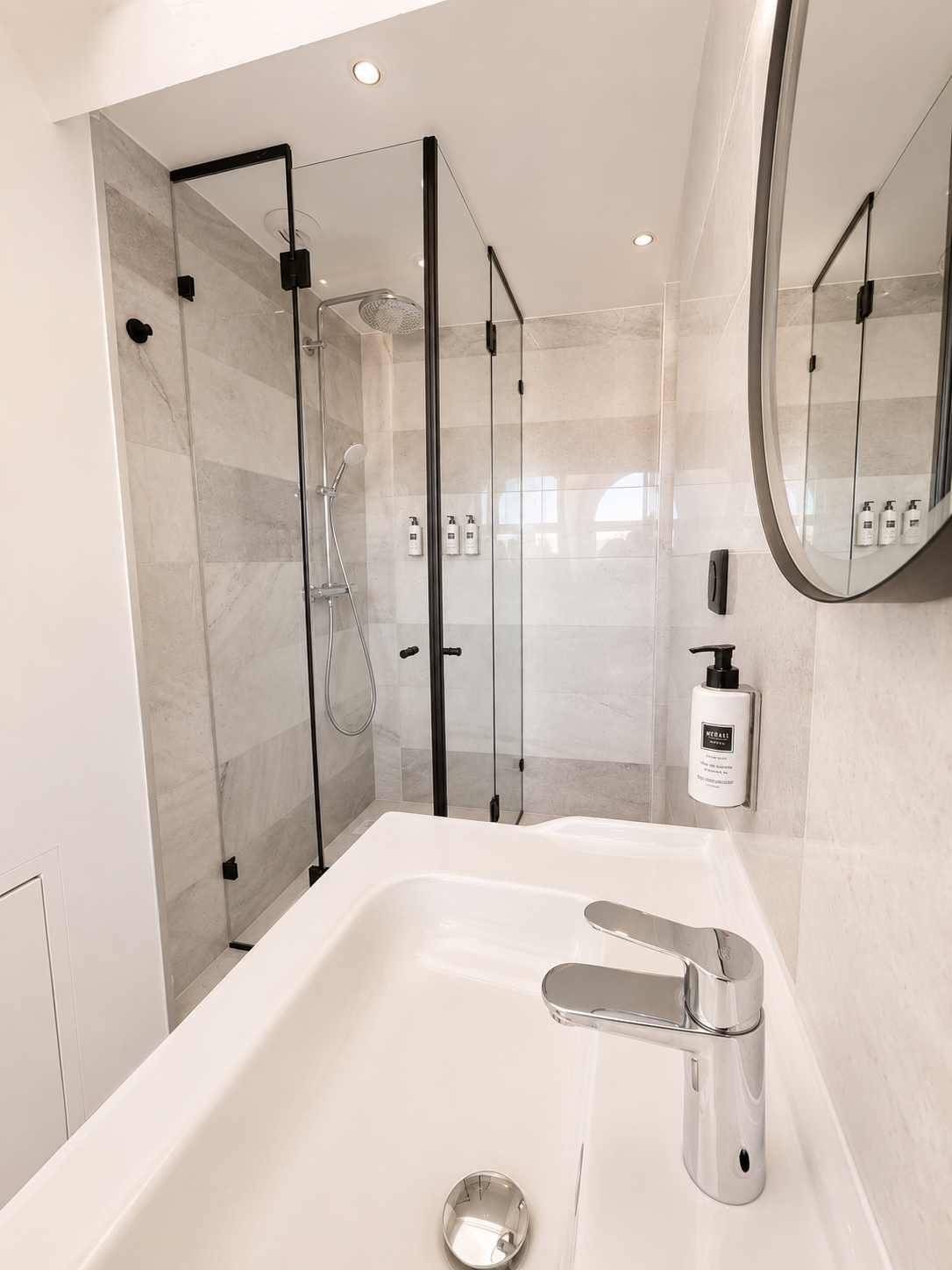 Détail marbre de la salle de bain, Appart' Cocon Mansardé