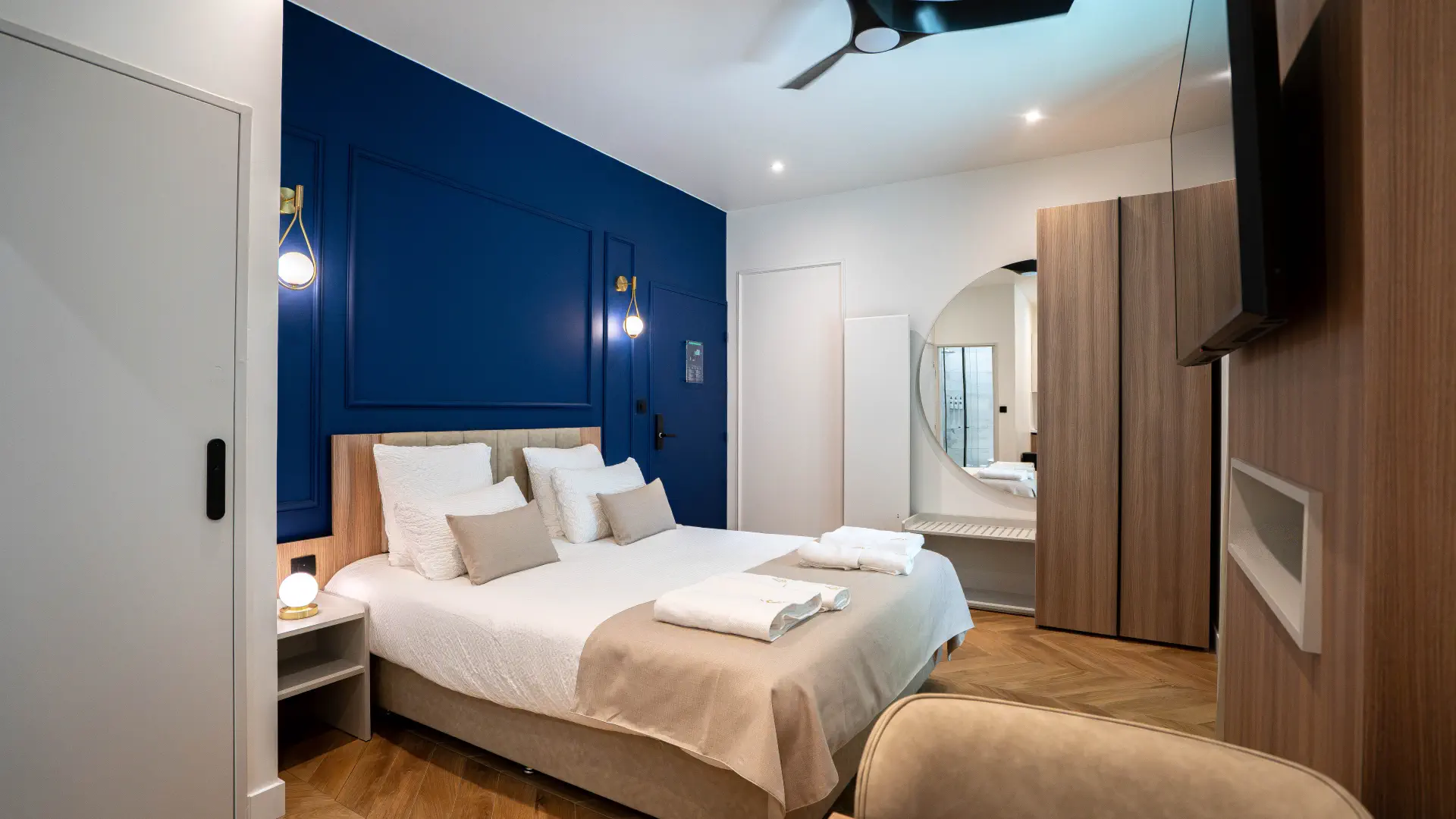 Chambre et dressing, Appart' Deluxe avec Terrasse