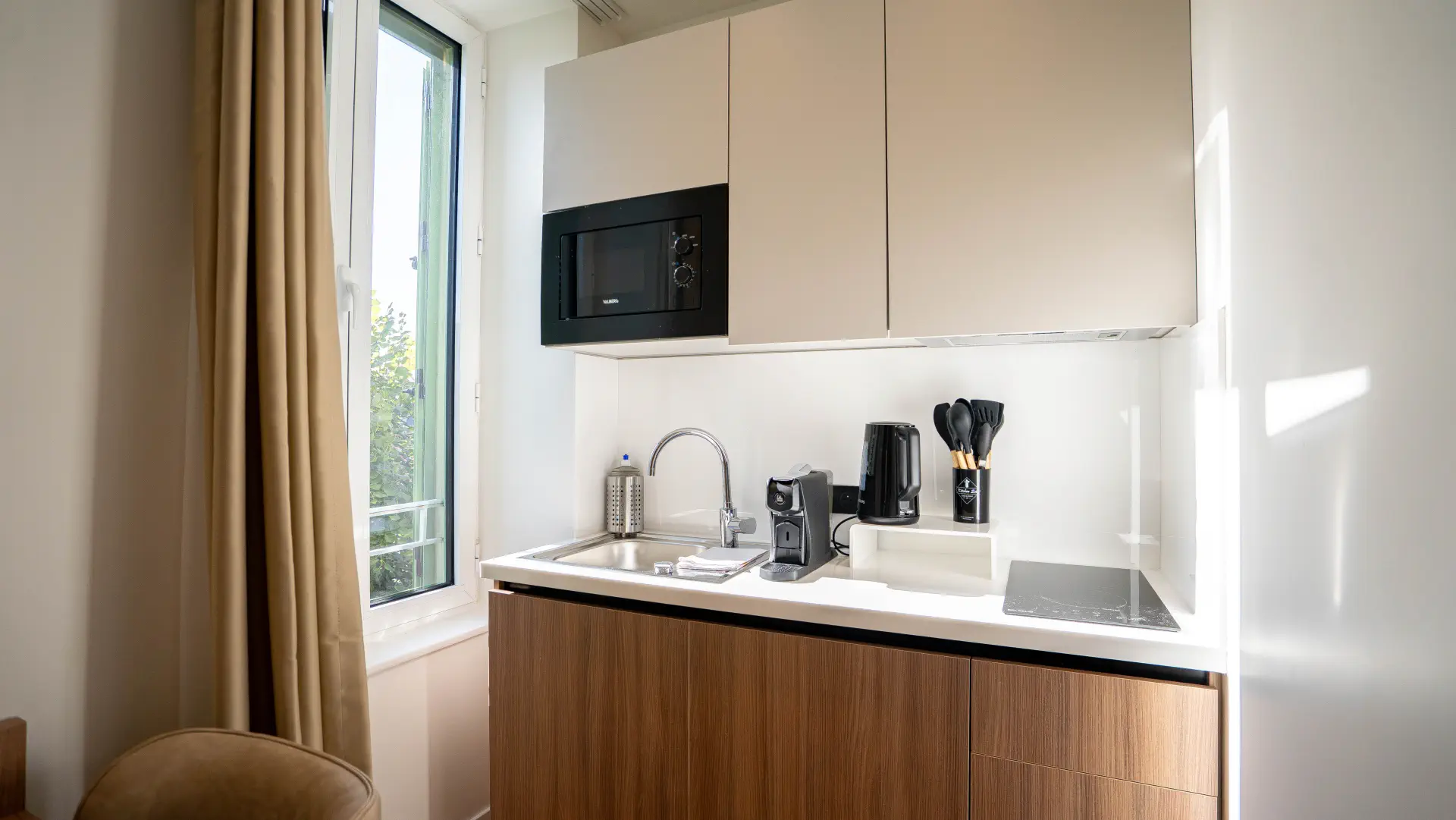 Kitchenette équipée de l'Appart' Deluxe Twin